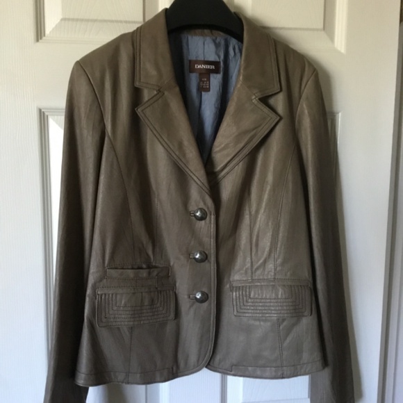 NWOT - Picture 2 of 8